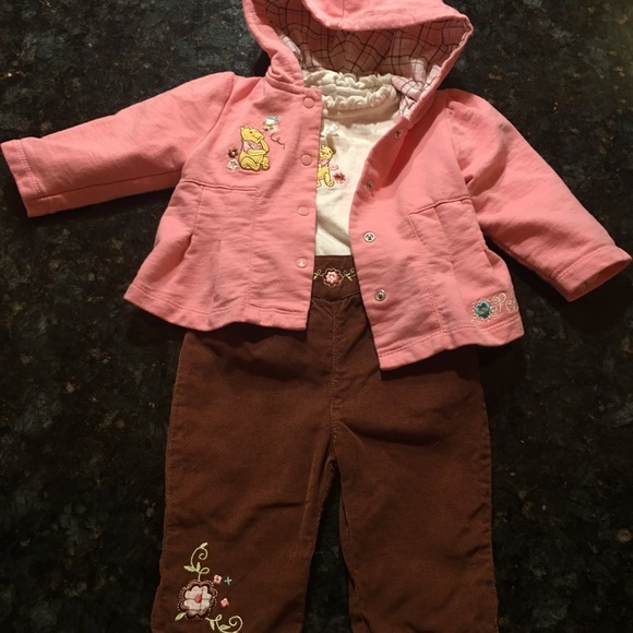 Disney Other - LIKENEW 3pc Disney set. Size 6-9(jacket,top,pants)